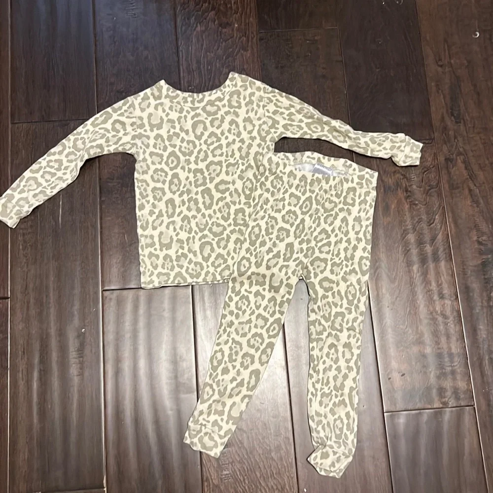 Baby Gap Toddler Girls Organic Cotton Leopard Print Pajamas! Sunday only!
